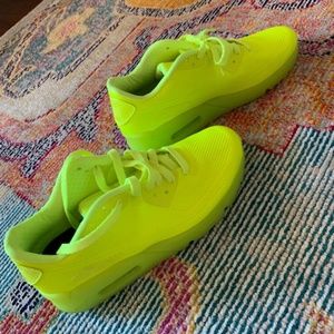 Nike Air Max 90 in Neon Yellow